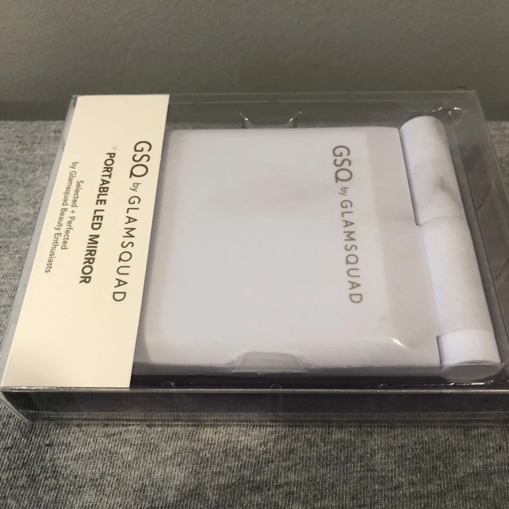 GSQ by Glam squad Portable LED Mirror 2x Magnify Small 3x3.5